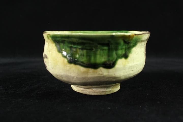 茶道具　「於里辺」　北大路魯山人　織部　茶碗　共箱 Amazon.co.jp: 茶道具 於里辺 北大路魯山人 織部 茶碗 共箱 煎茶道具